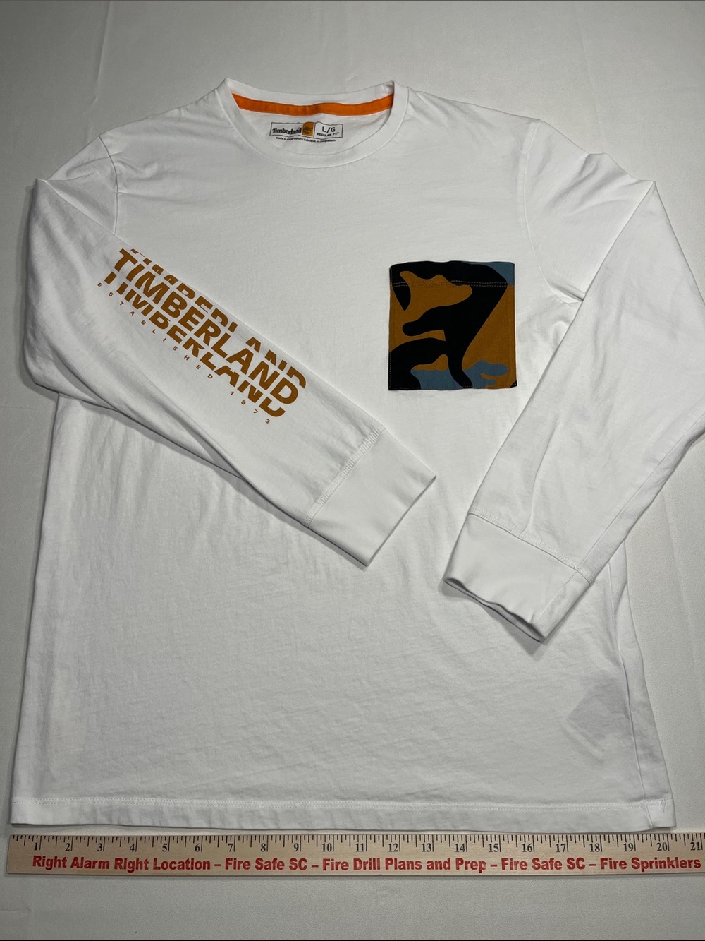 Timberland Men’s Long Sleeve Graphic Pocket T-Shirt White Size Large Camo